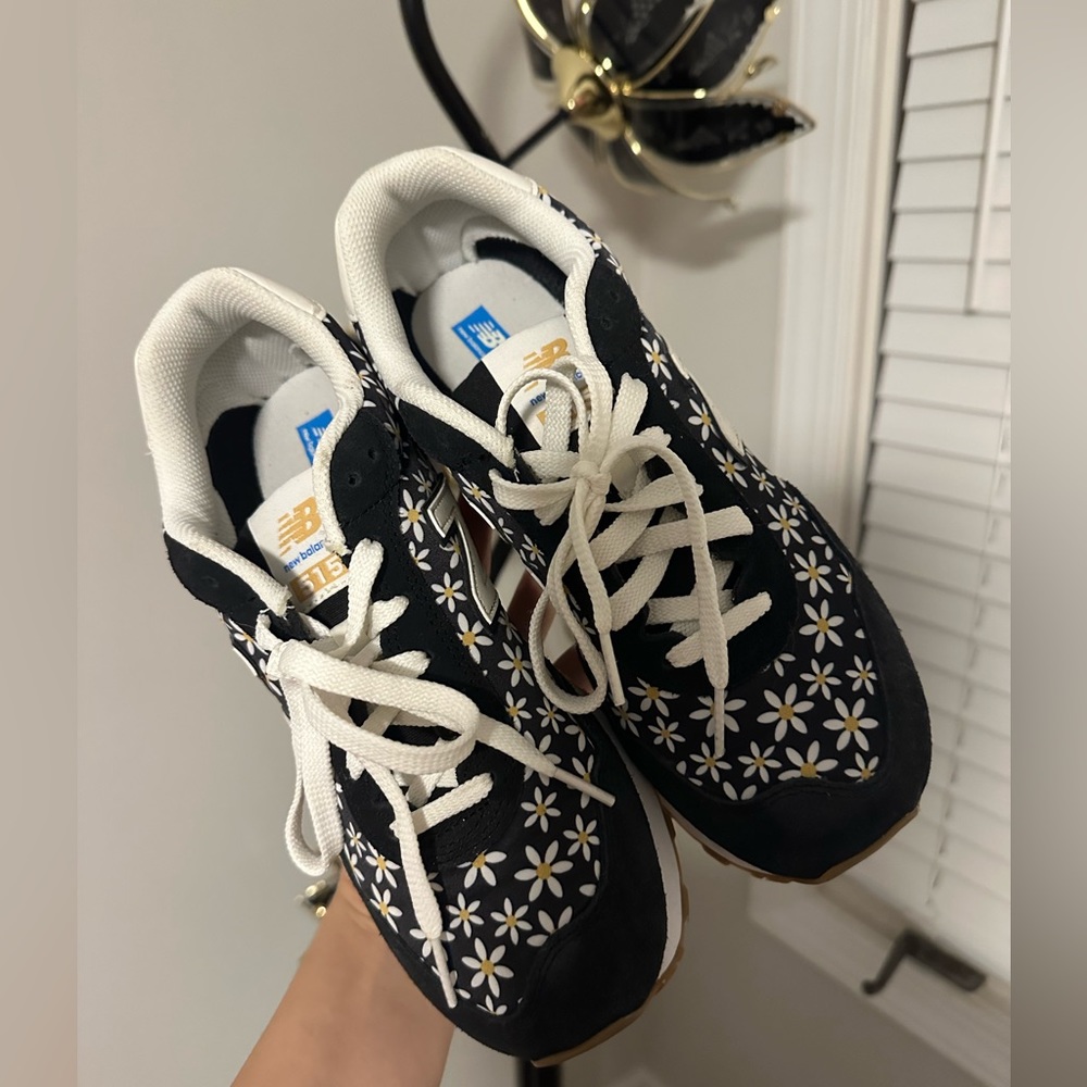 New Balance Women's 515 Classic Lifestyle Shoe, Daisy Edition WL515FO3 Floral 9